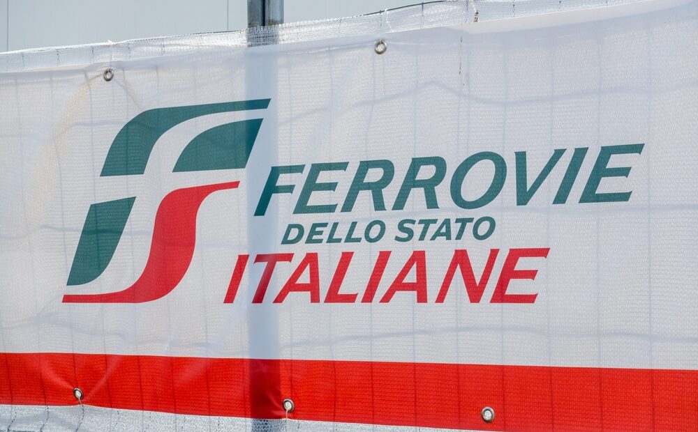 Immagine di un treno in movimento