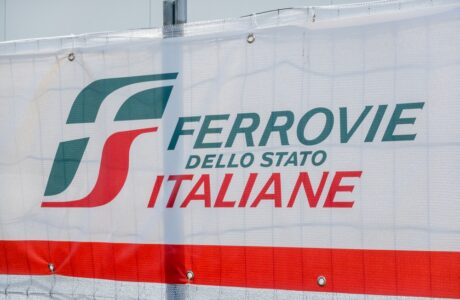 Immagine di un treno in movimento