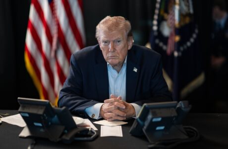 Trump annuncia dazi del 100%