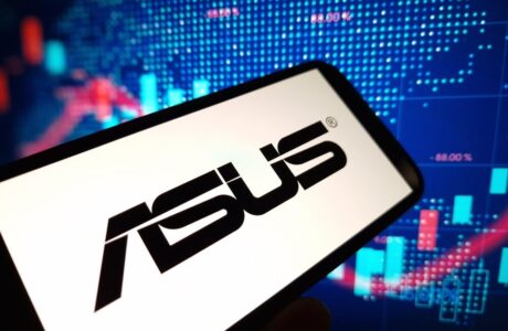 Asus Zenbook 14 (2026) - portatile leggero e ben costruito