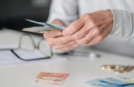 Pensione anticipata: nuovi requisiti dal 2027