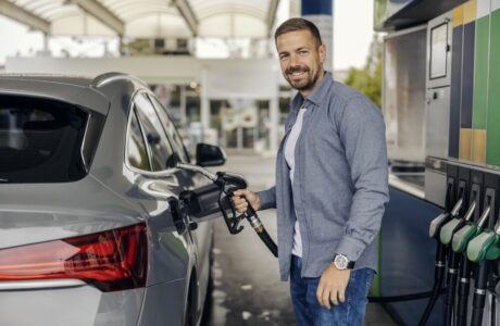 Prezzi carburanti e gas in aumento