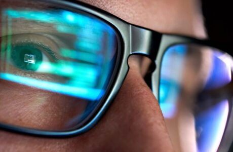 Smart glasses in un contesto pubblico