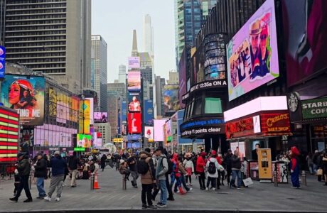 Sindaco di New York Zohran Mamdani parla all'assemblea sull'IA