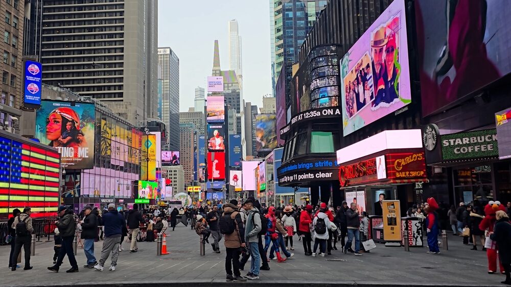 Sindaco di New York Zohran Mamdani parla all'assemblea sull'IA